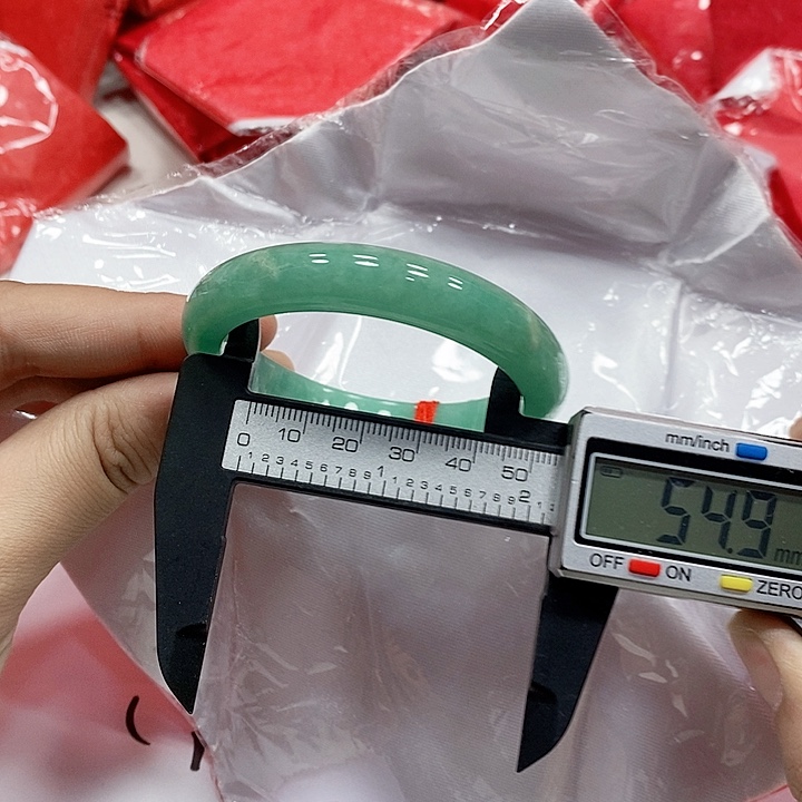 翡翠手镯未镶嵌272 