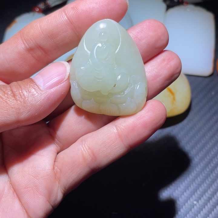 和田玉（糖玉）未镶嵌颈饰