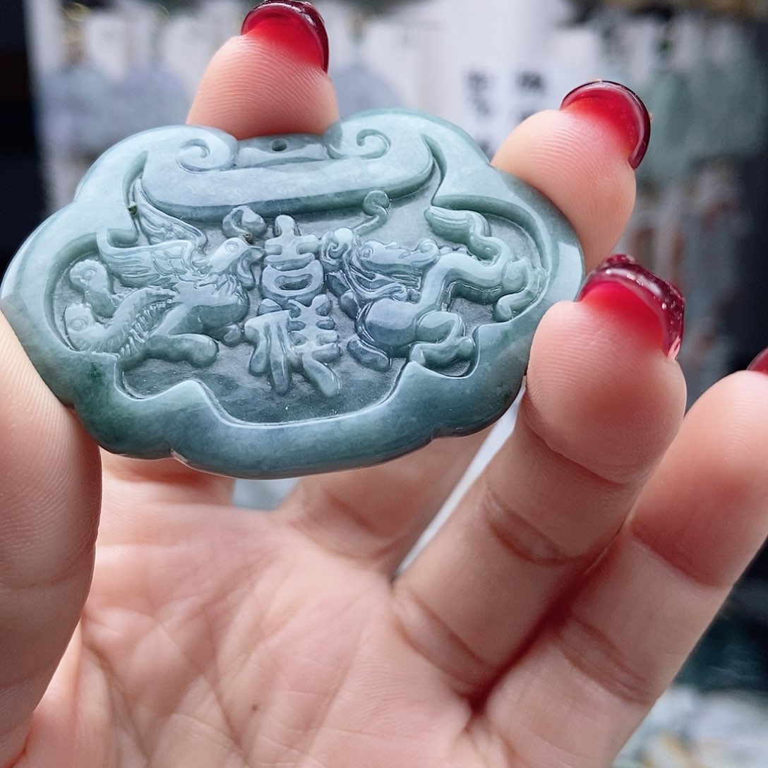 翡翠颈饰未镶嵌翡翠