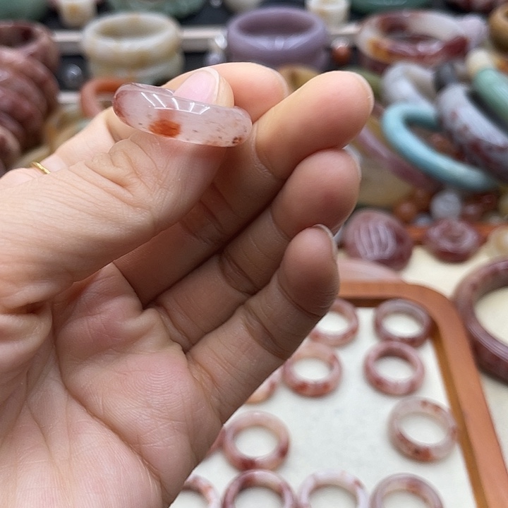 石英质玉圈口齐全未镶嵌墨*呀