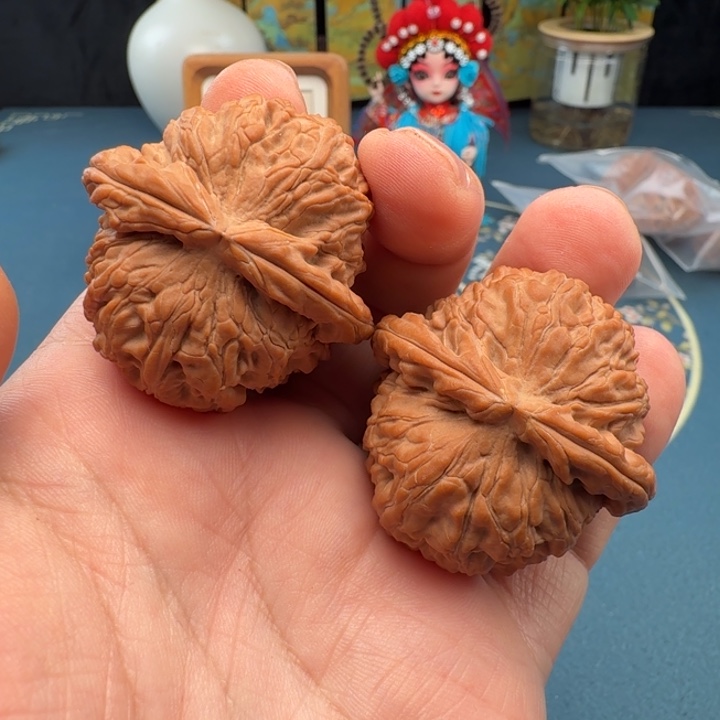 文玩核桃吊坠42.5全品 白狮子