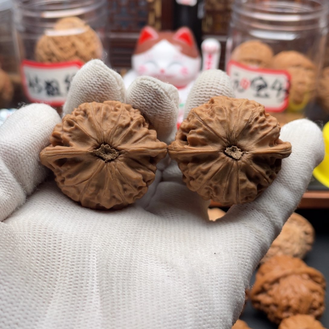 文玩核桃把件毛*牛宫灯40
