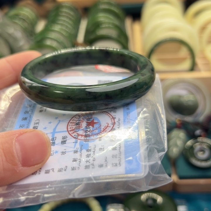 和田玉手镯未镶嵌60.2圈围3756