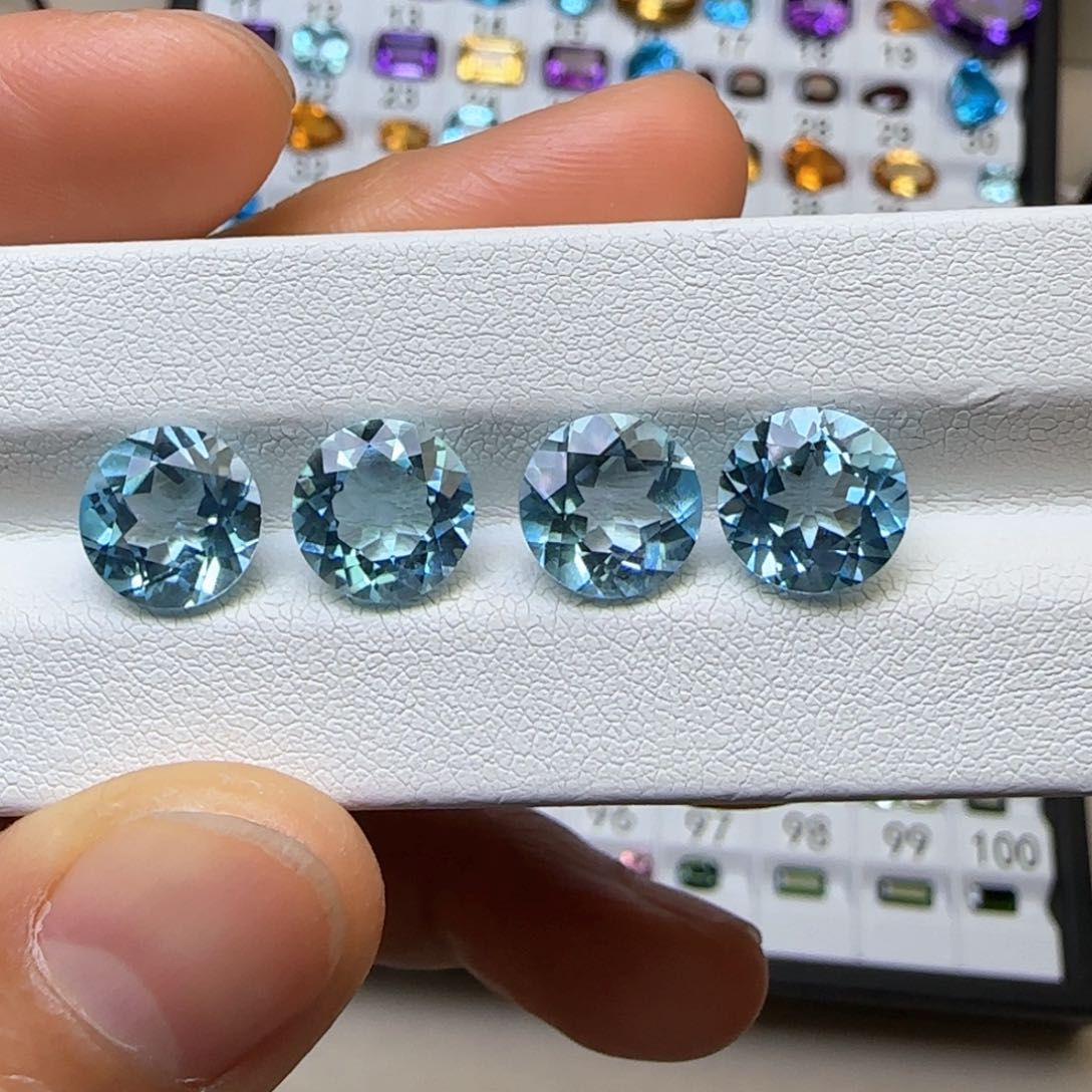 托帕石裸石未镶嵌天空蓝圆9毫米 多样性随机发一颗