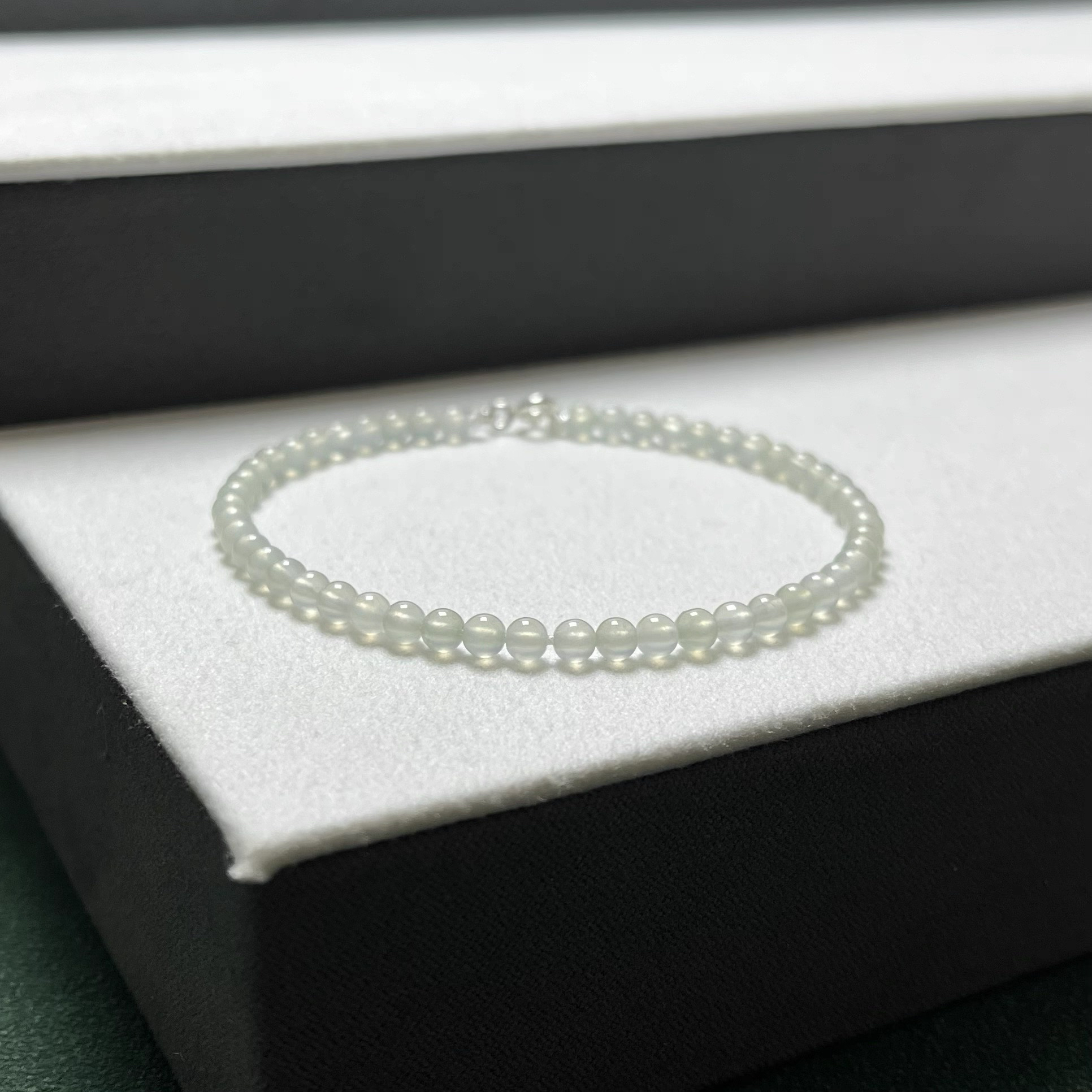 新朋友见面礼白冰小米珠卡4mm手串45颗