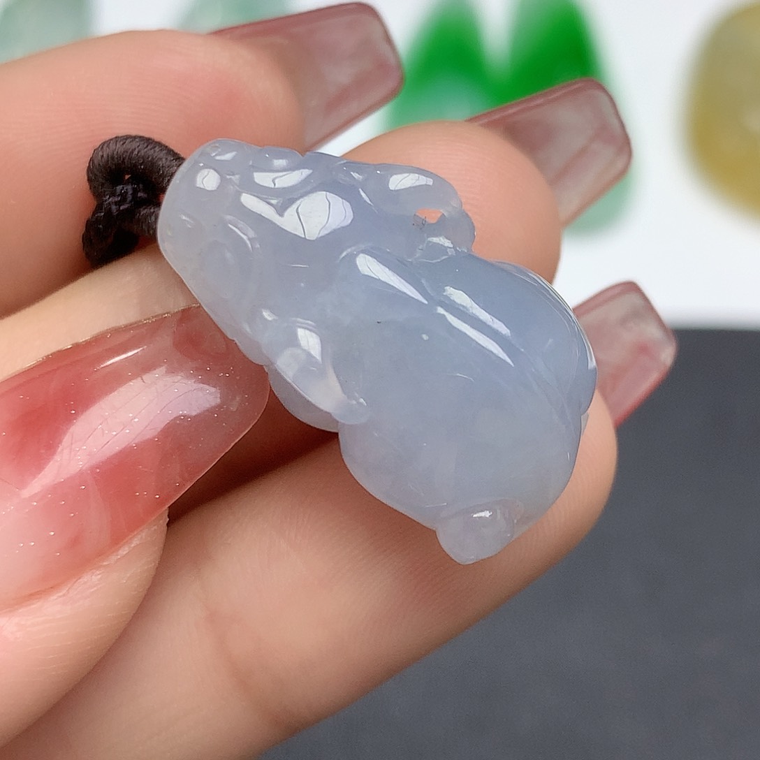 翡翠颈饰未镶嵌貔貅