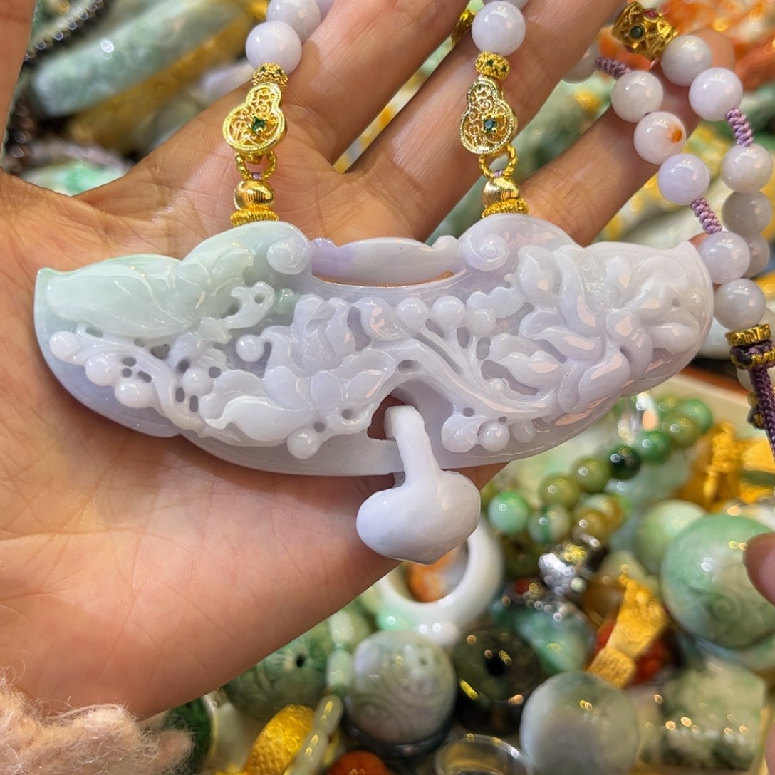 翡翠颈饰未镶嵌待编款