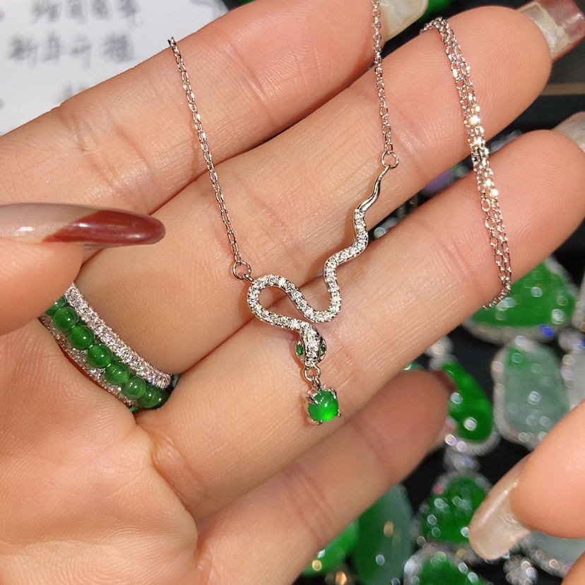 【闪购商品】翡翠颈饰未镶嵌天然翡翠