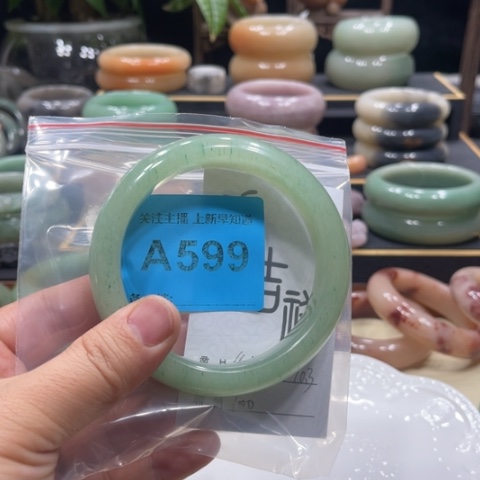 未镶嵌手镯石英质玉꧁****꧂