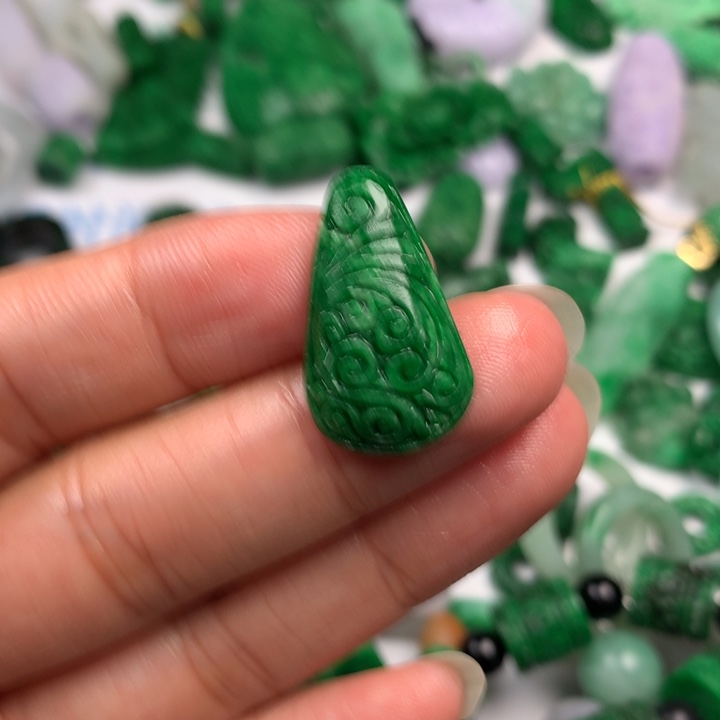 A***聘未镶嵌定制翡翠翡翠