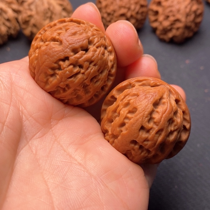 秦岭野生文玩核桃