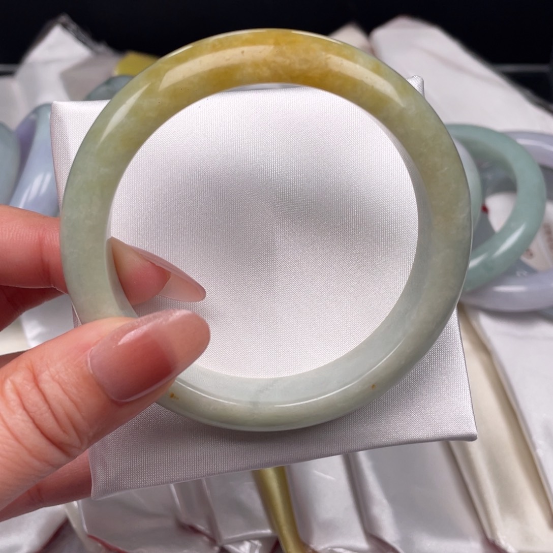 翡翠未镶嵌手镯084