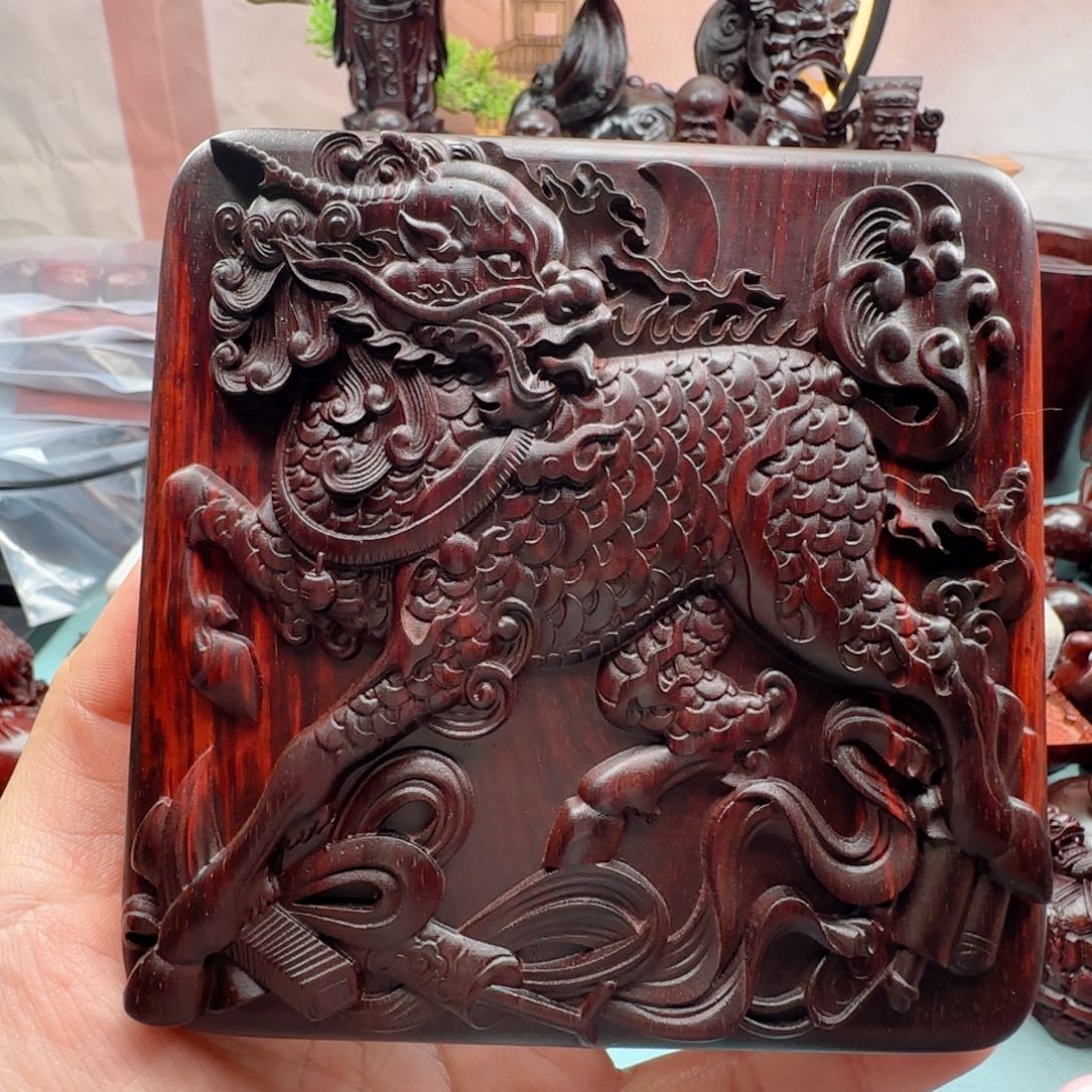 小叶紫檀把件守*?麒麟