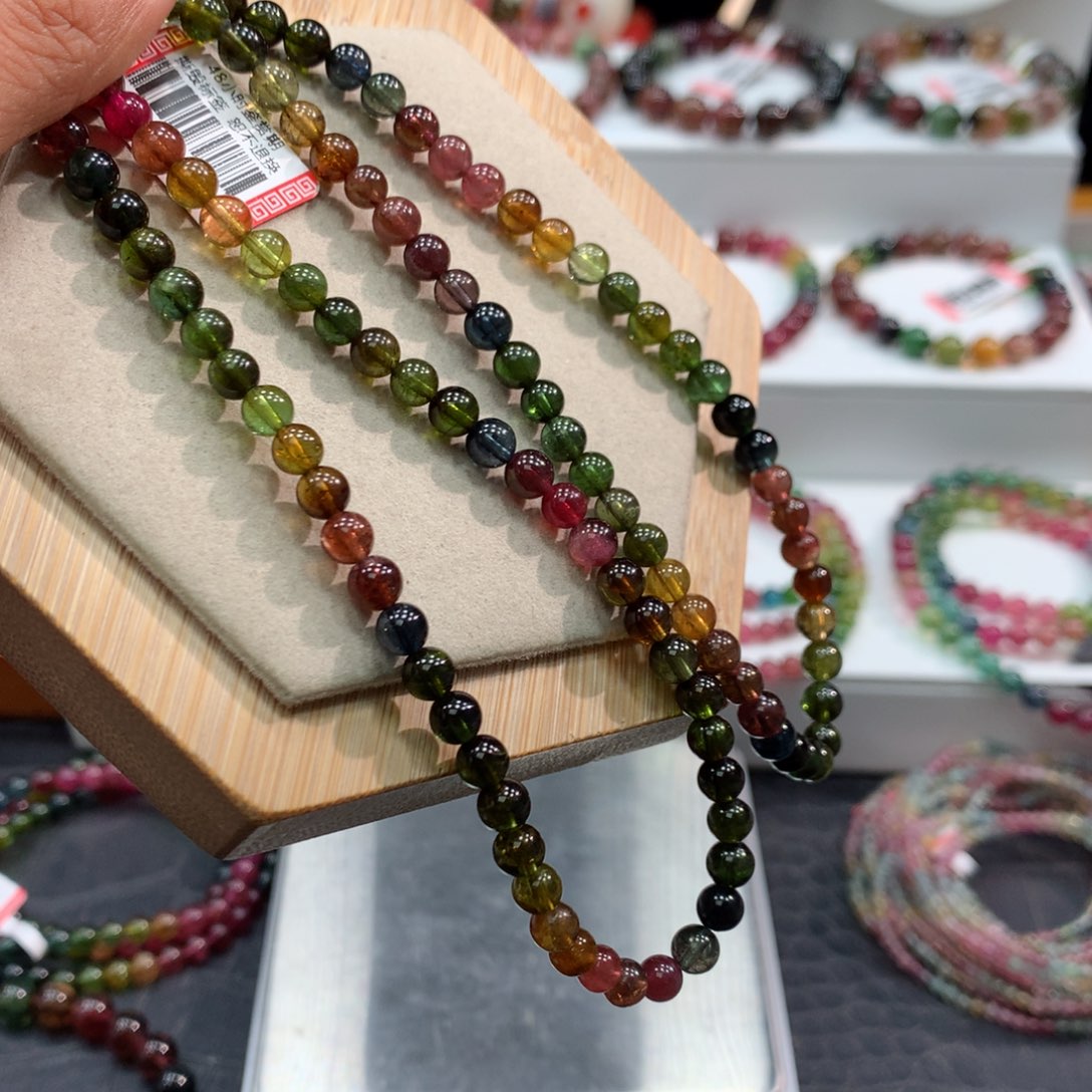 碧玺手链未镶嵌      5.3mm。