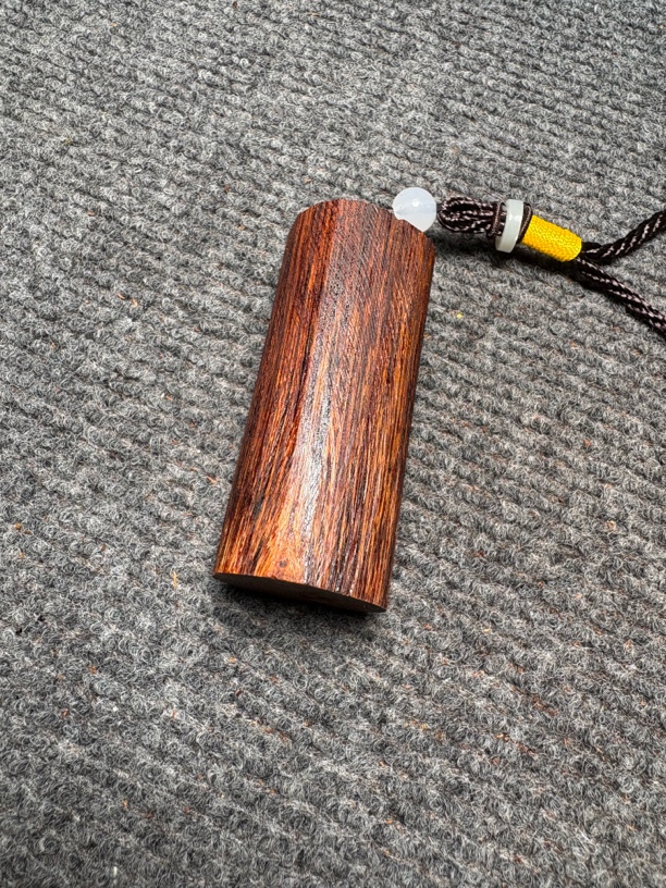 j1降真香手把件（发其一）