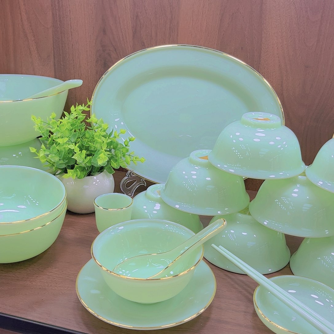 45%以上骨粉骨瓷绿色玉瓷单拍碗盘