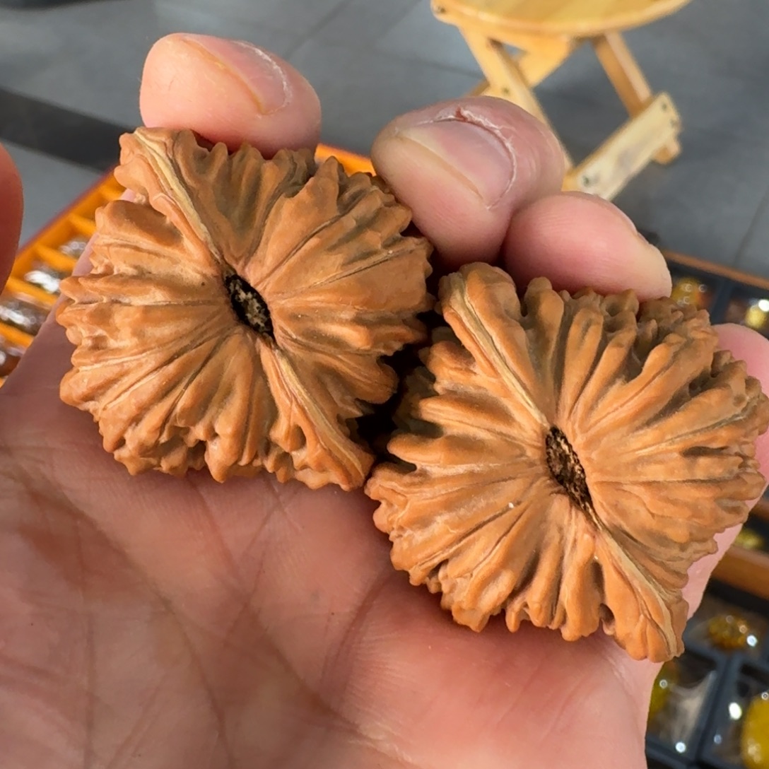 文玩核桃吊坠四座楼