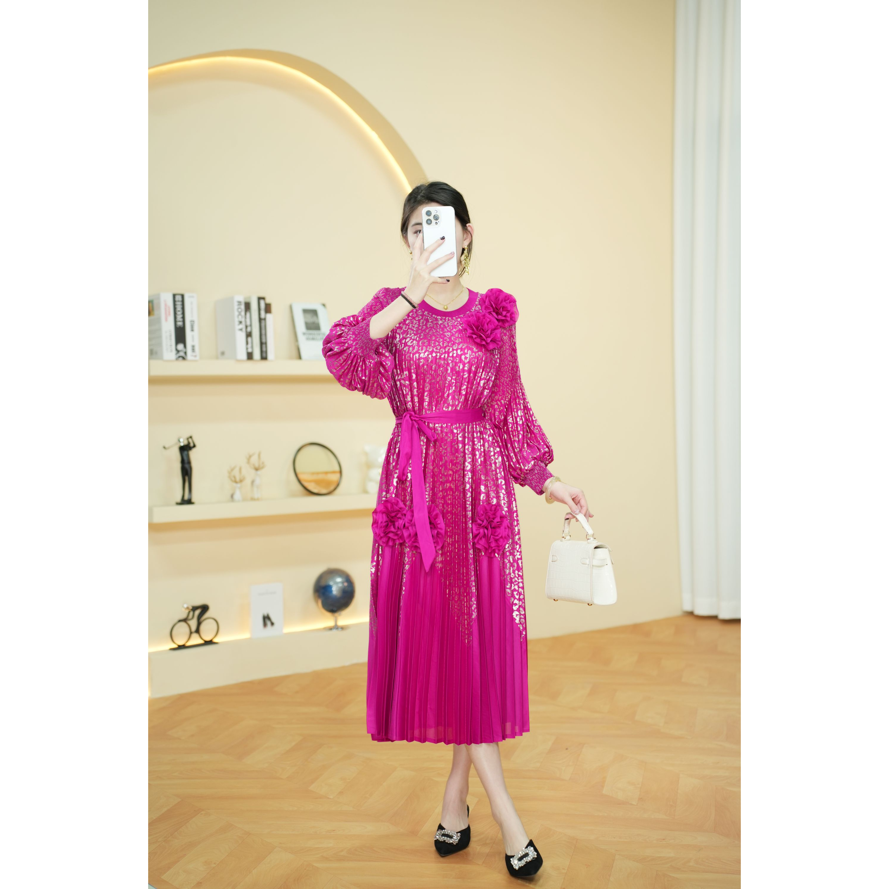 【小冉】 2025春款三宅重工褶皱气质连衣裙