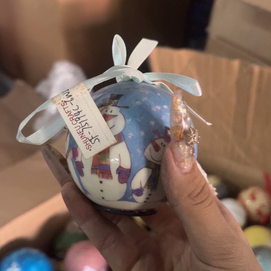 乘***️卡纸圣诞纸盒里面塑料泡沫球不退换默认微瑕