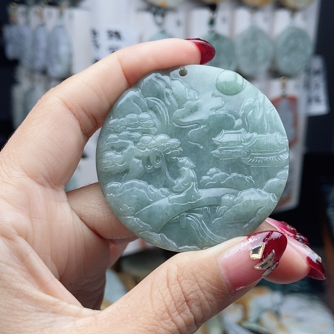 翡翠颈饰未镶嵌翡翠