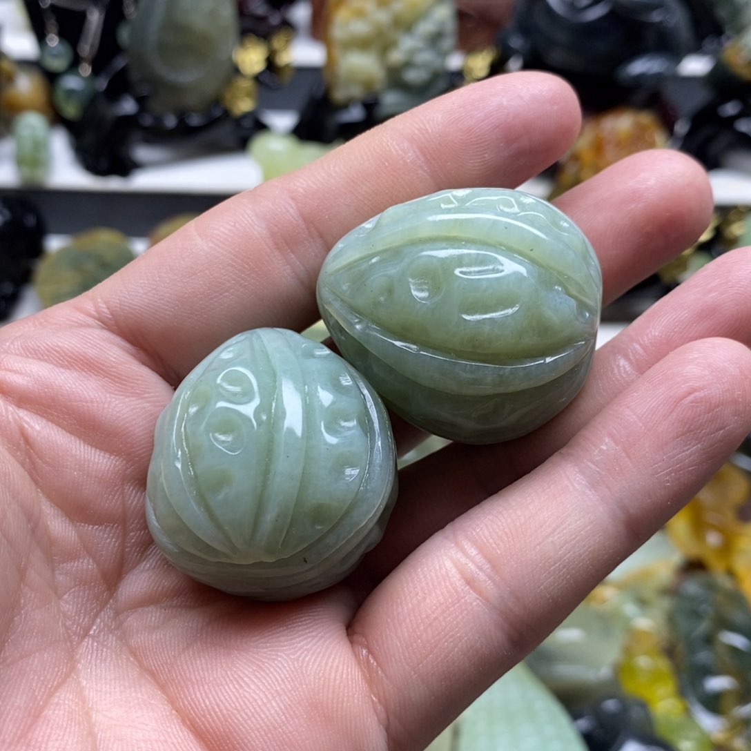 岫玉核桃一对未镶嵌