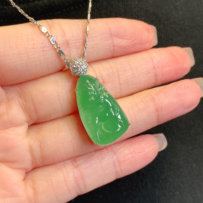 【闪购商品】翡翠18K金镶嵌吊坠(赠链)