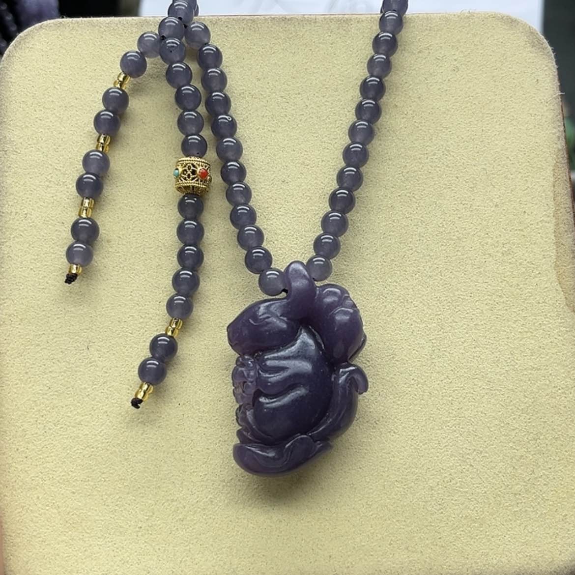 【闪购商品】石英质玉手镯未镶嵌纯天然佘太翠紫玉兔