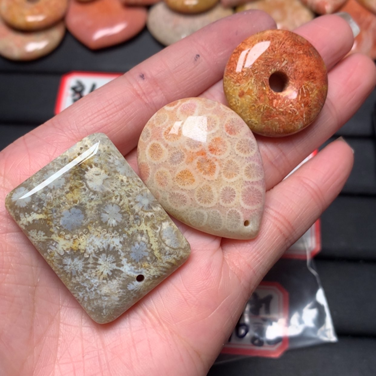 【闪购商品】硅化玉颈饰未镶嵌?****?