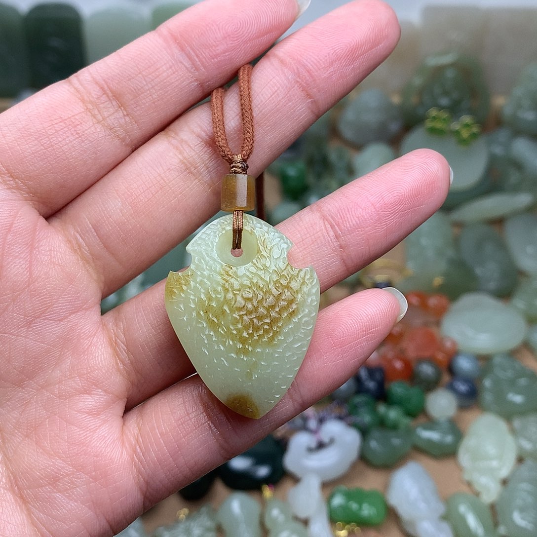 和田玉吊坠未镶嵌