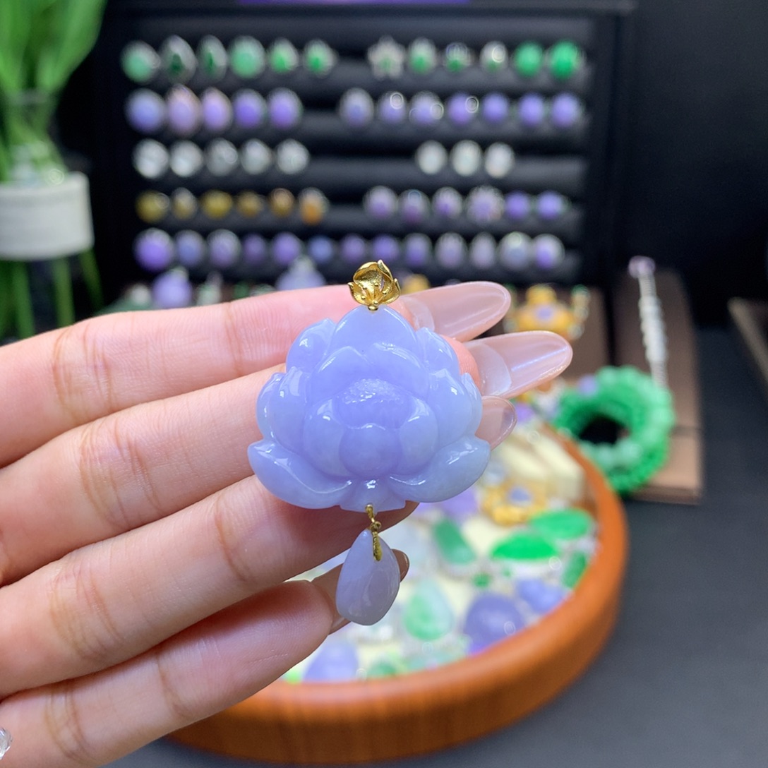 翡翠18K金镶嵌颈饰