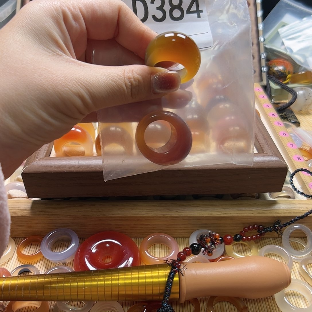 阳***阳玛瑙/玉髓未镶嵌戒圈