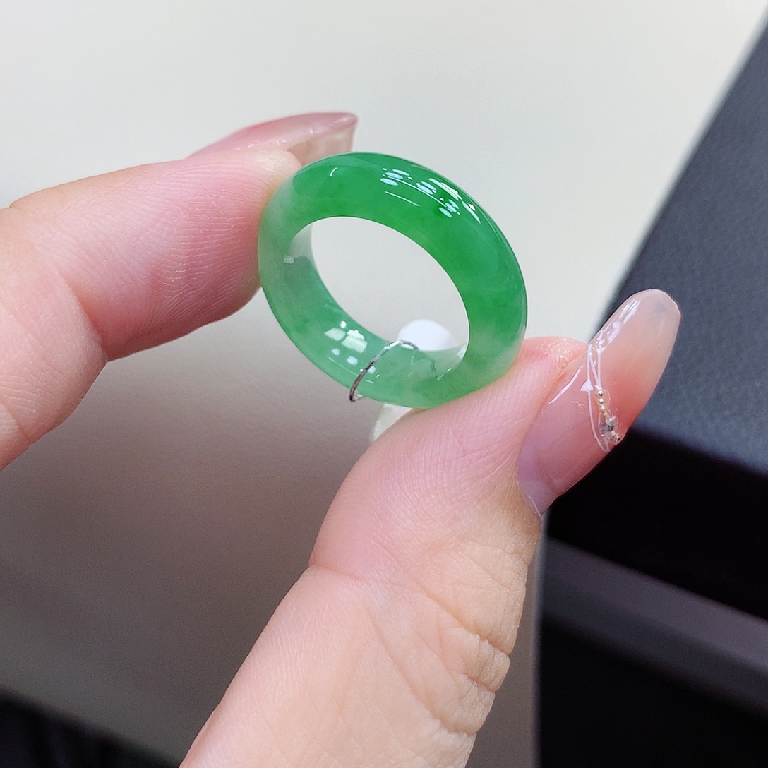 未镶嵌戒指翡翠瞻****?10.11号