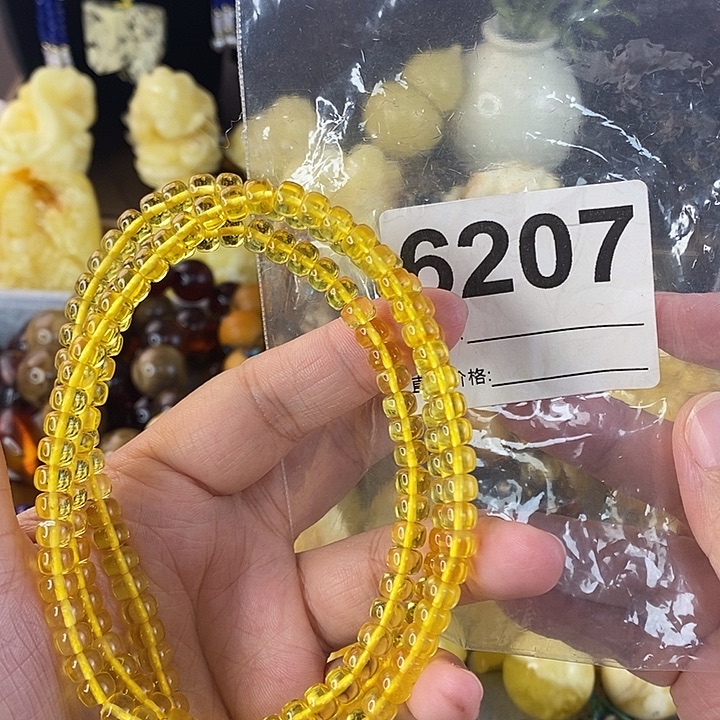 蜜蜡未镶嵌珠宝奇石