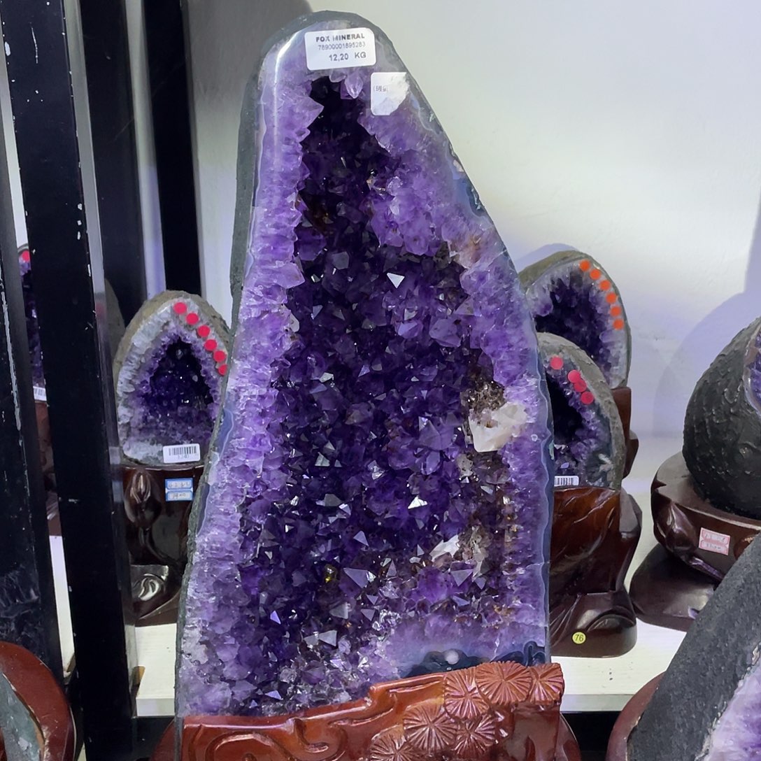 紫晶未镶嵌大型摆件（非配饰）