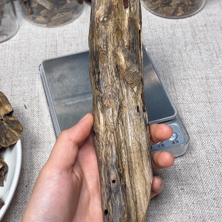 沉香沉香碎屑张勺子虫漏块料62克
