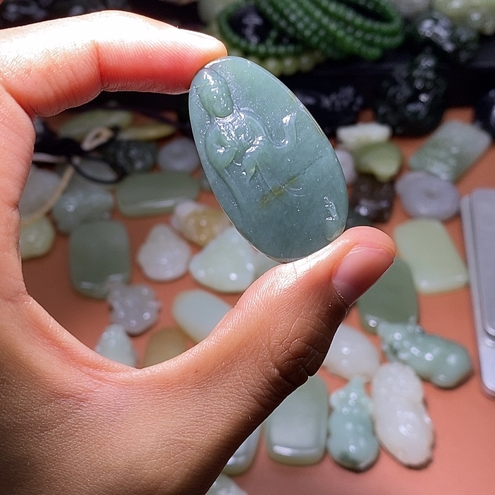 和田玉未镶嵌颈饰