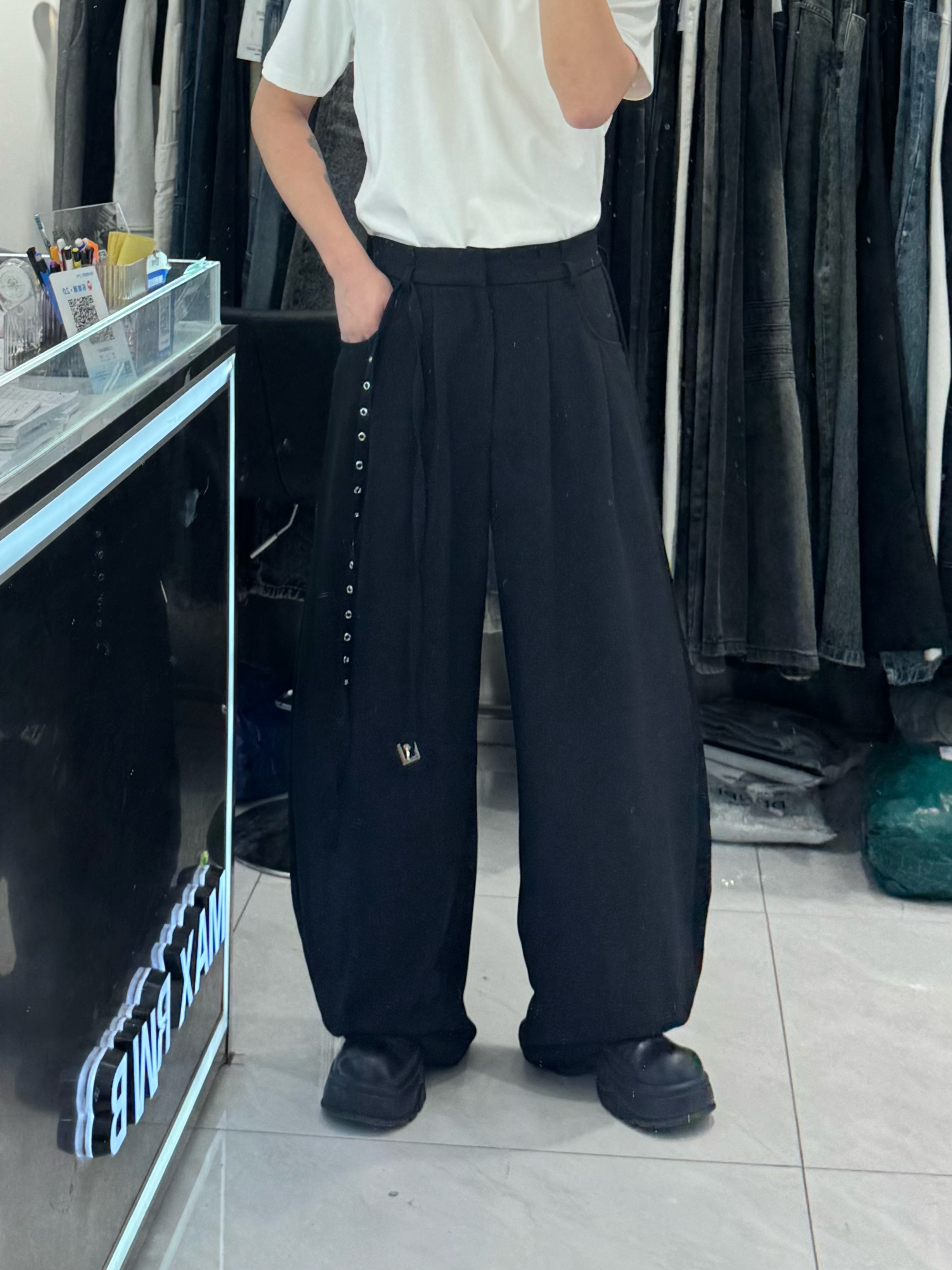 小弯刀垂感直筒休闲西裤宽松设计感阔腿裤男长裤潮流百搭WK10010