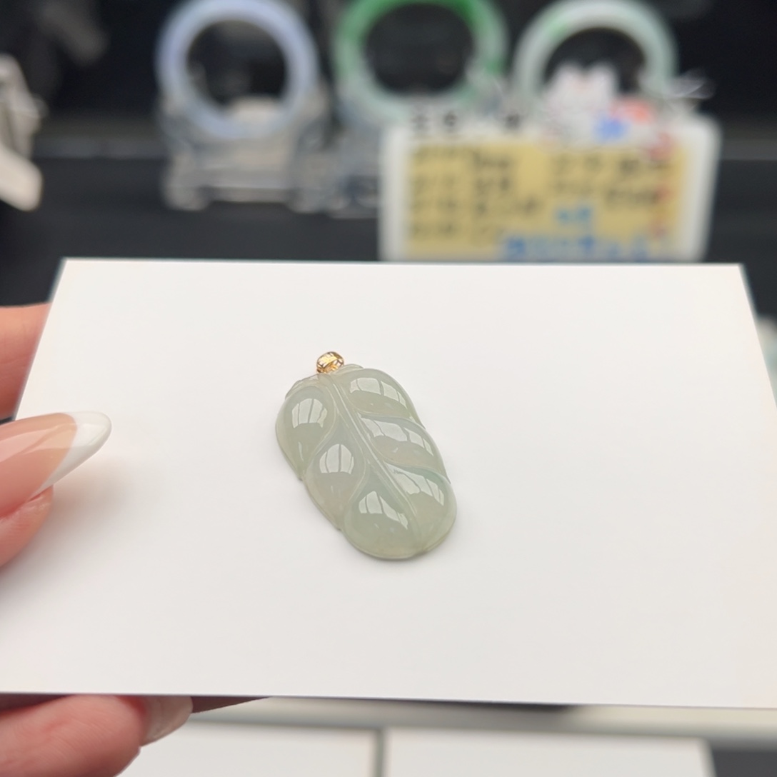 颈饰18K金镶嵌翡翠