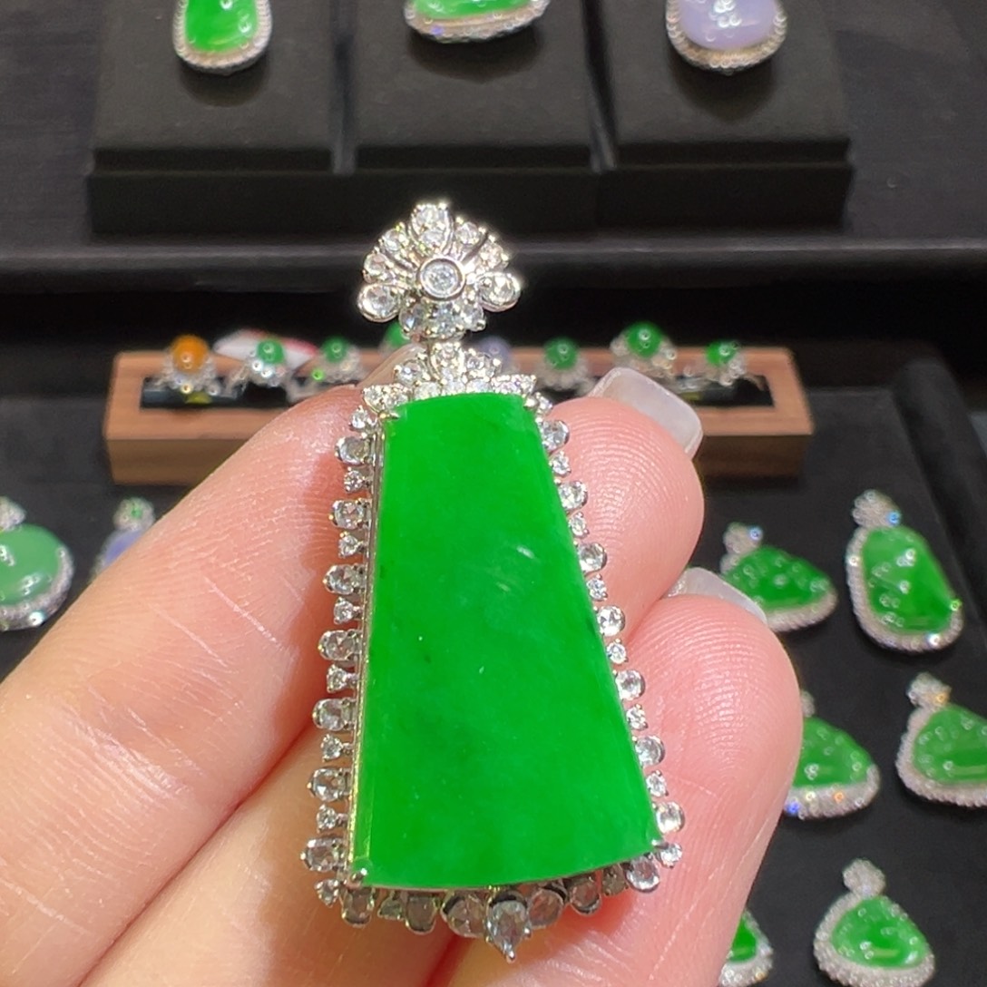 翡翠颈饰18K金镶嵌收到货48小时鉴赏期