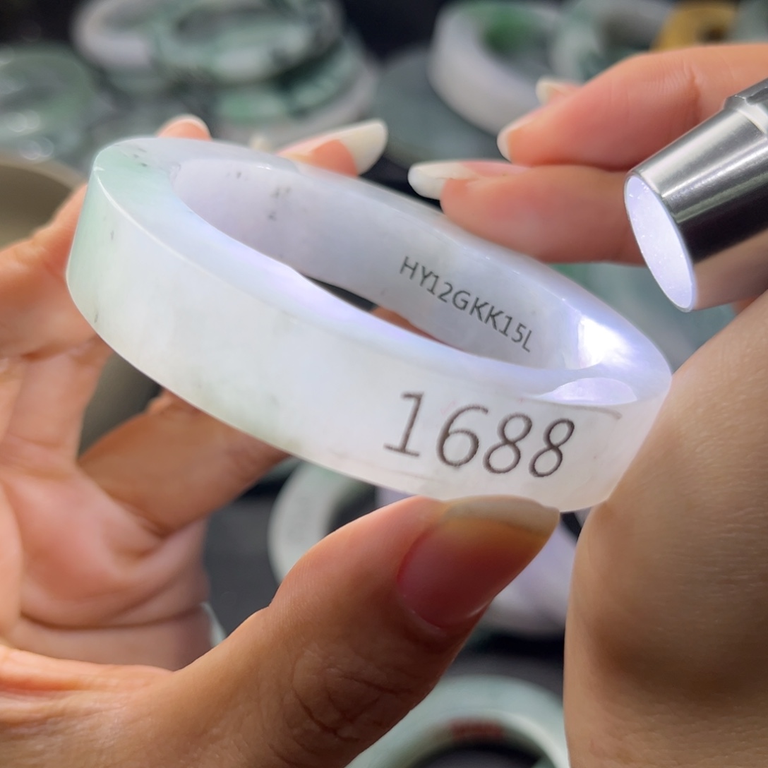 定制翡翠手镯未镶嵌