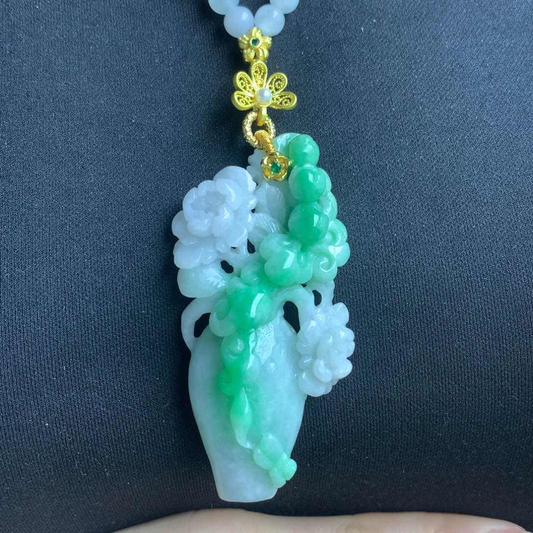 翡翠颈饰未镶嵌翡翠