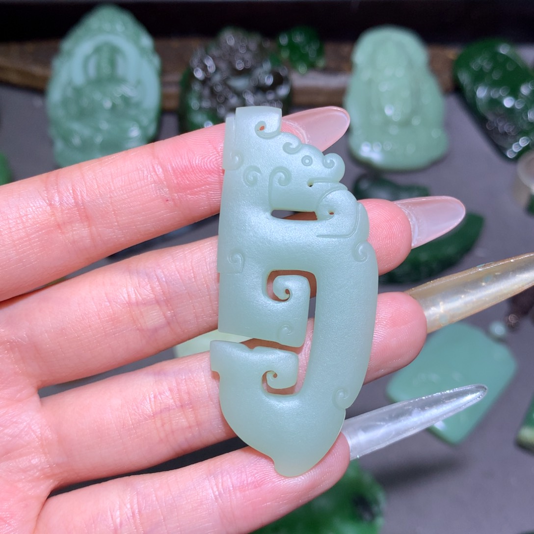 和田玉颈饰未镶嵌