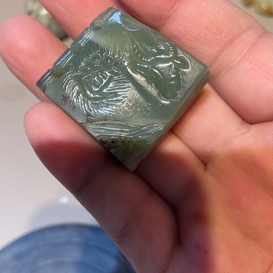 梅***＊岫岩河磨玉（透闪石质玉）未镶嵌挂件