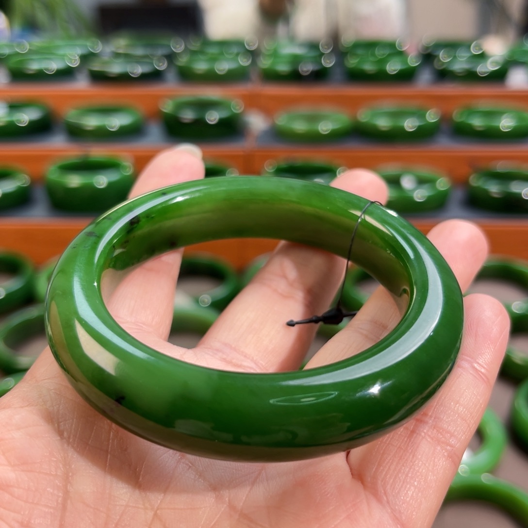 未镶嵌手镯和田玉（碧玉）