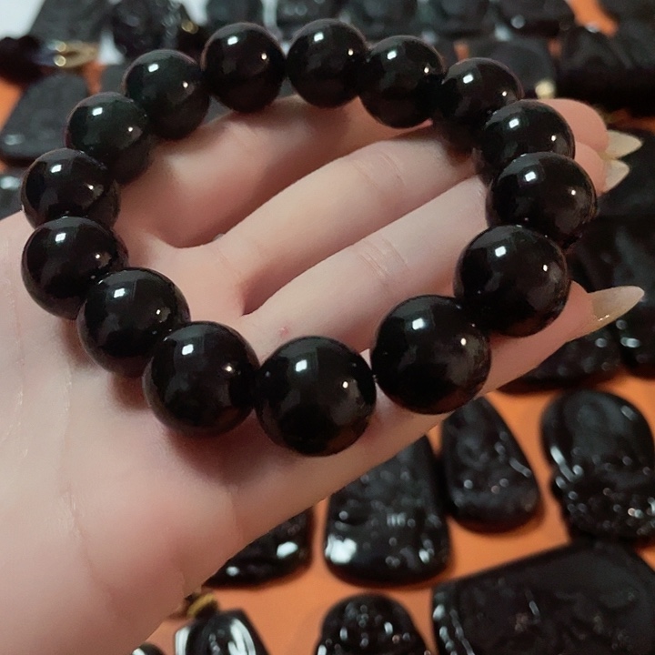 翡翠颈饰未镶嵌俗*