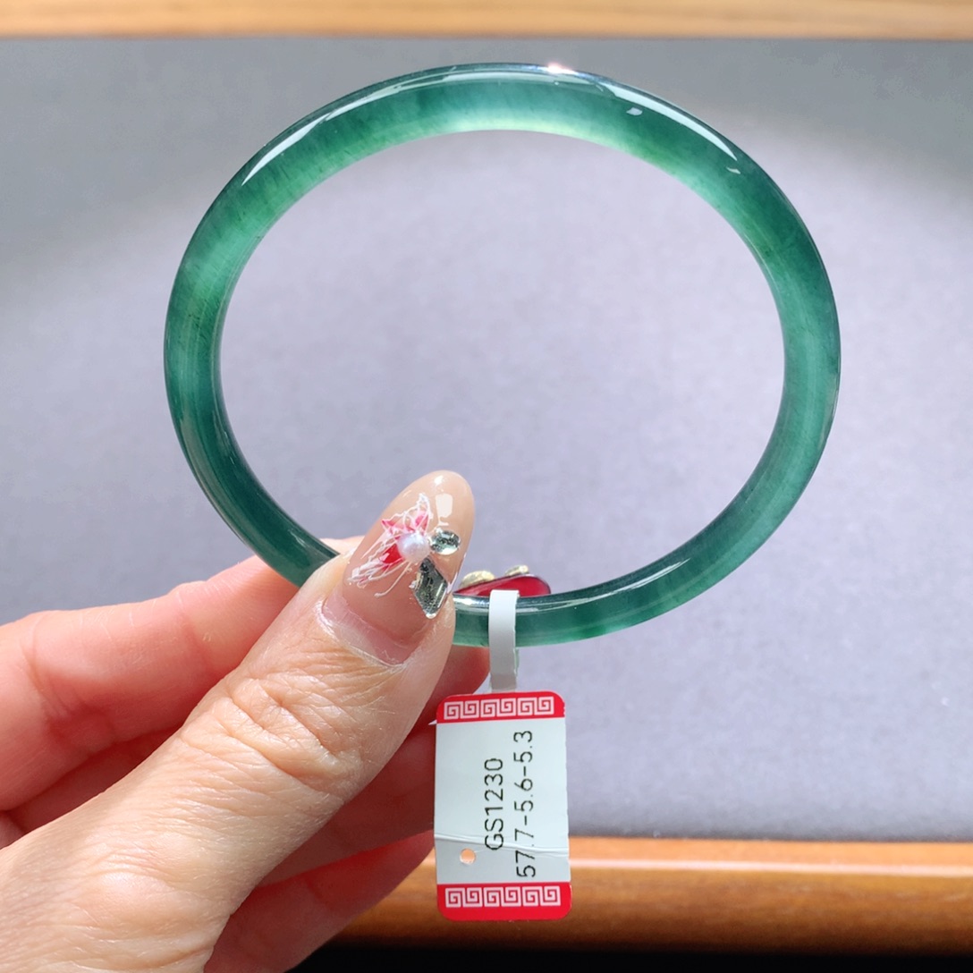 翡翠手镯未镶嵌天然翡翠手镯叮当镯