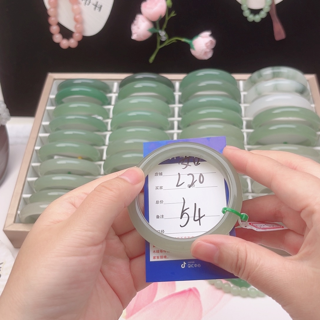 石英质玉未镶嵌手镯