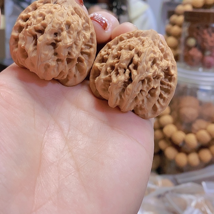 【闪购商品】文玩核桃把件39霞云岭