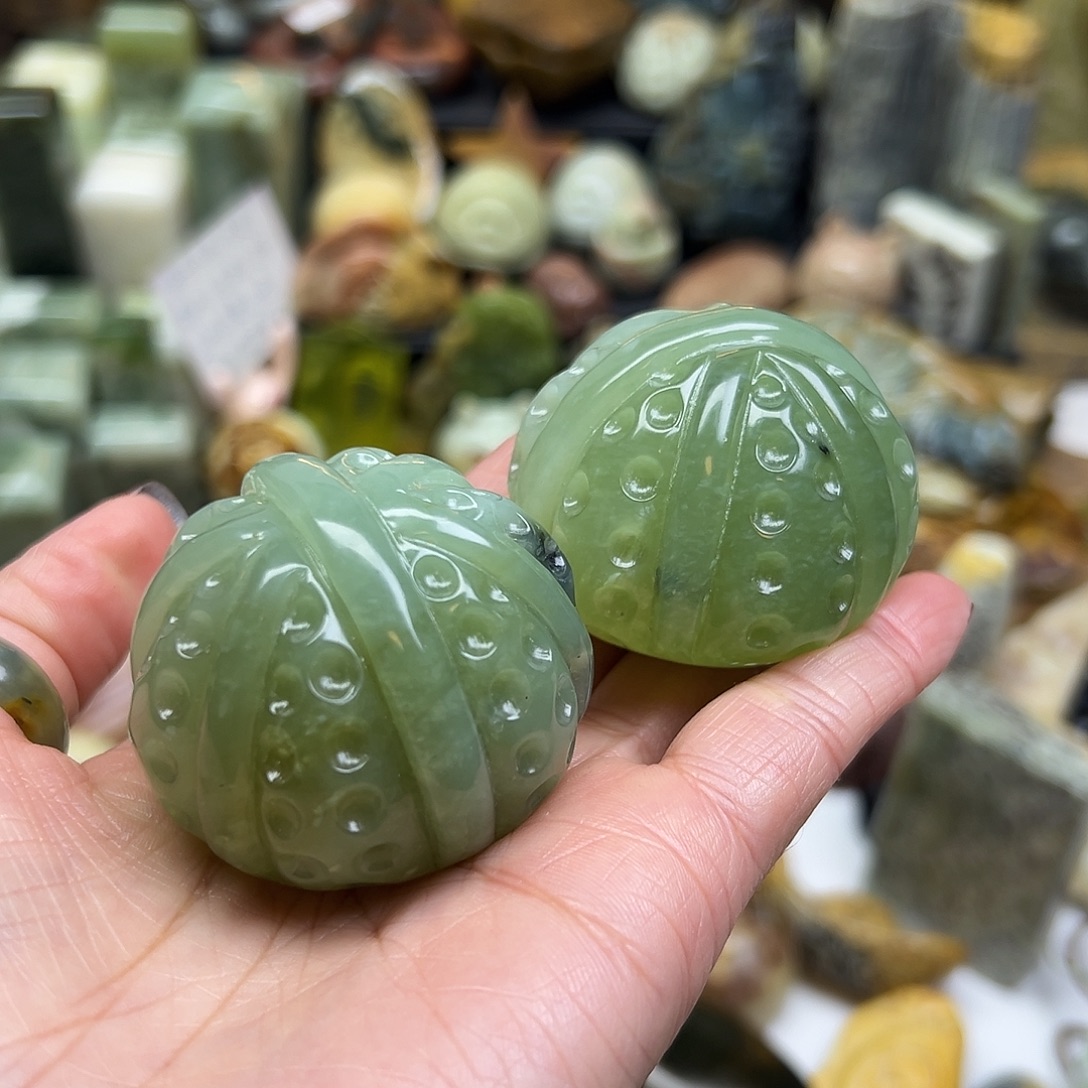 岫玉未镶嵌颈饰岫玉核桃一对