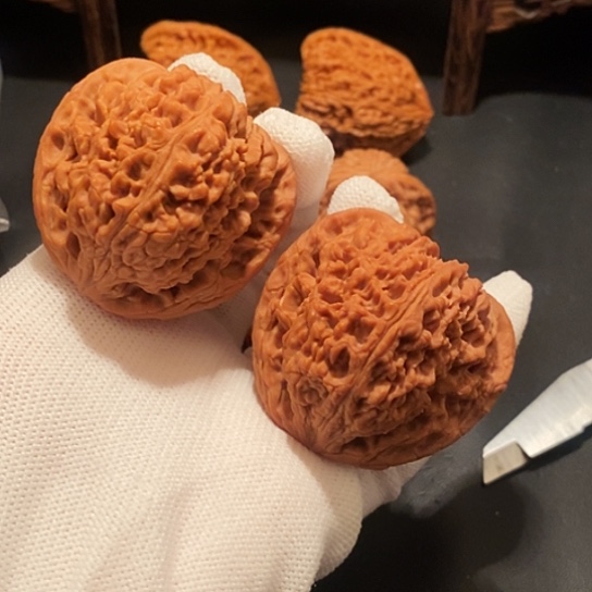 S****把件文玩核桃大肚南疆石